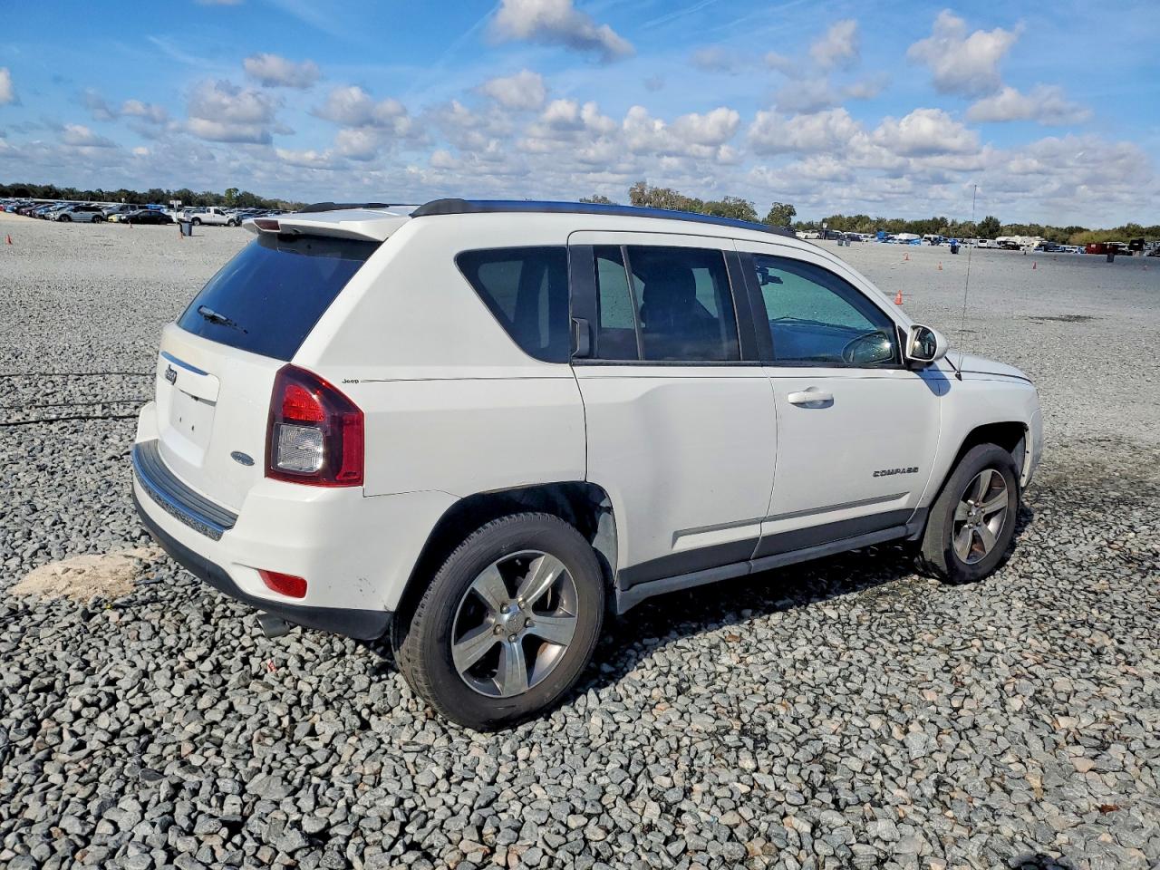 2017 JEEP COMPASS LATITUDE photo 3