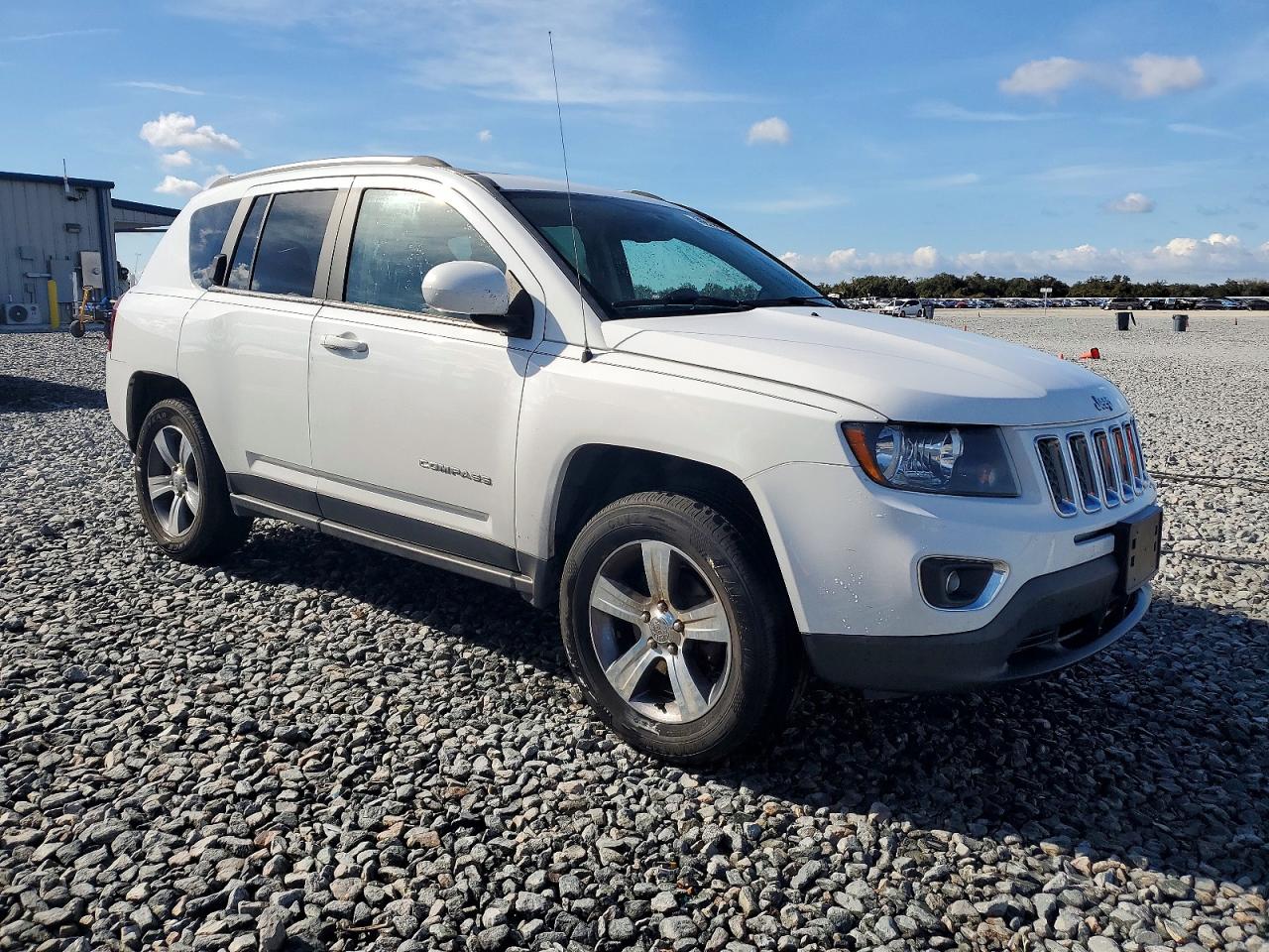 2017 JEEP COMPASS LATITUDE photo 4