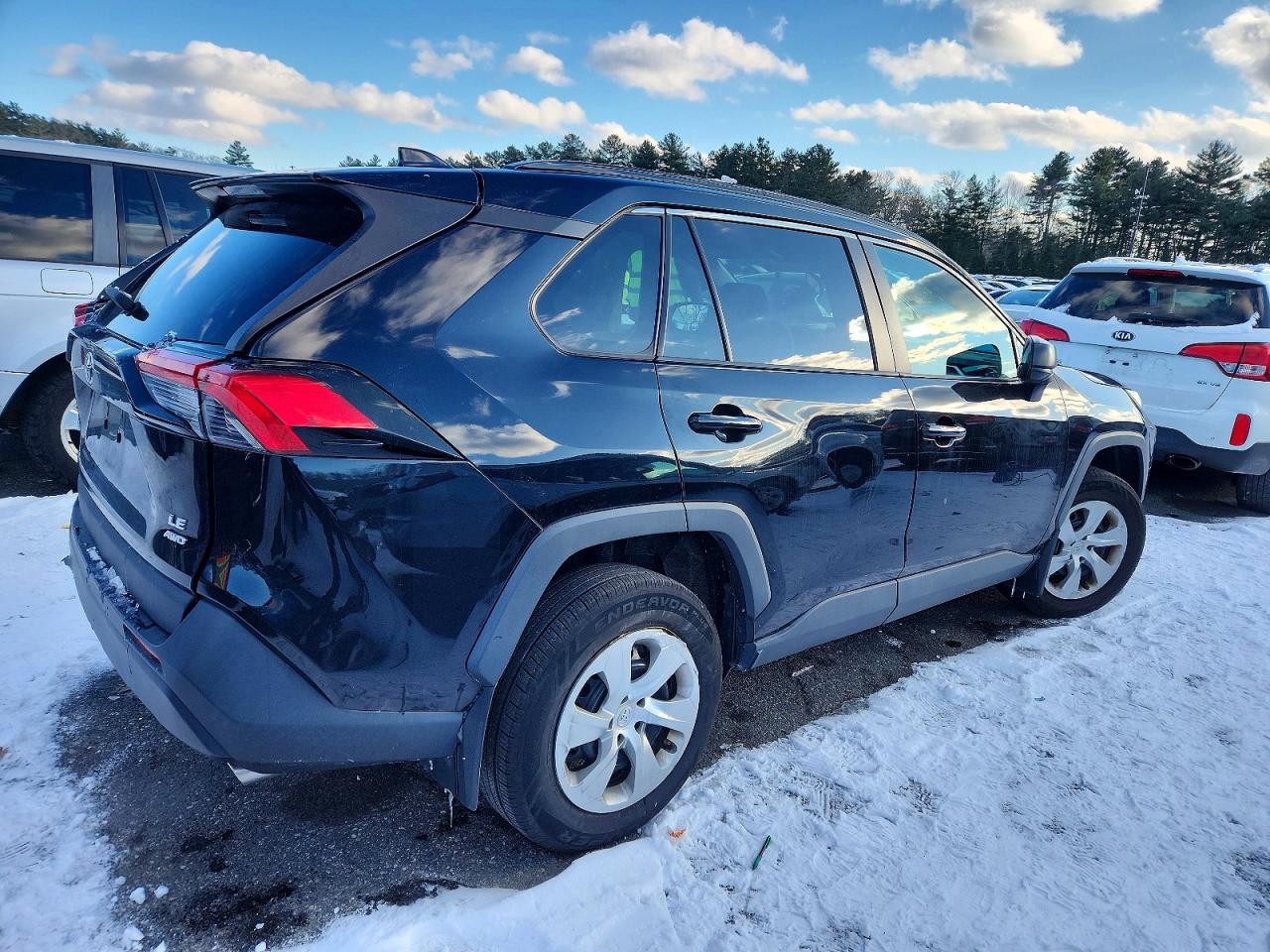 2019 TOYOTA RAV4 LE photo 3