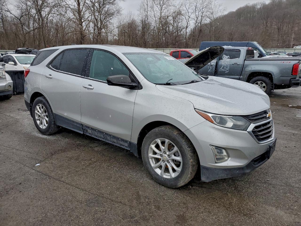 2019 CHEVROLET EQUINOX LS photo 4