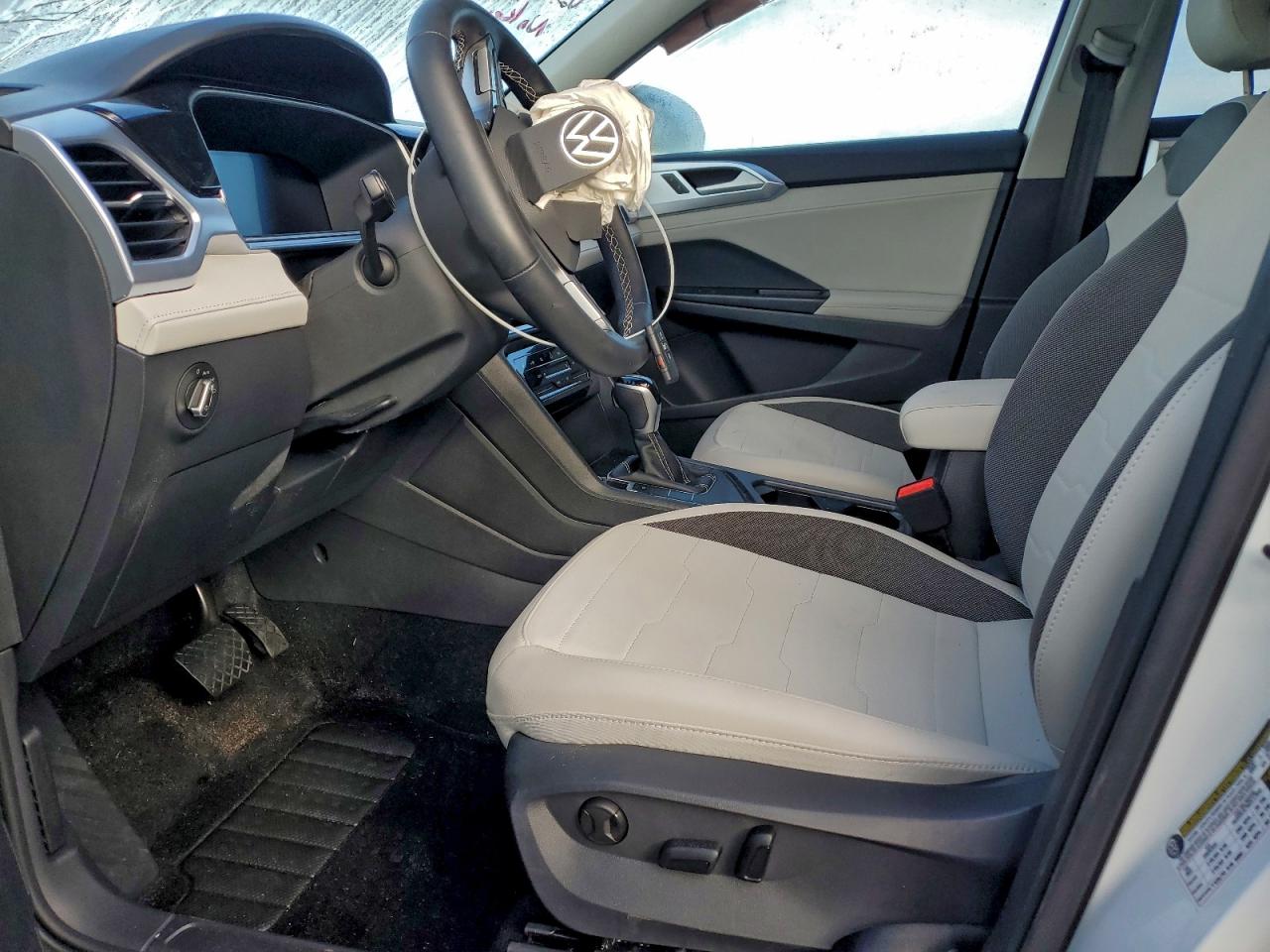 2025 VOLKSWAGEN TAOS SE photo 7