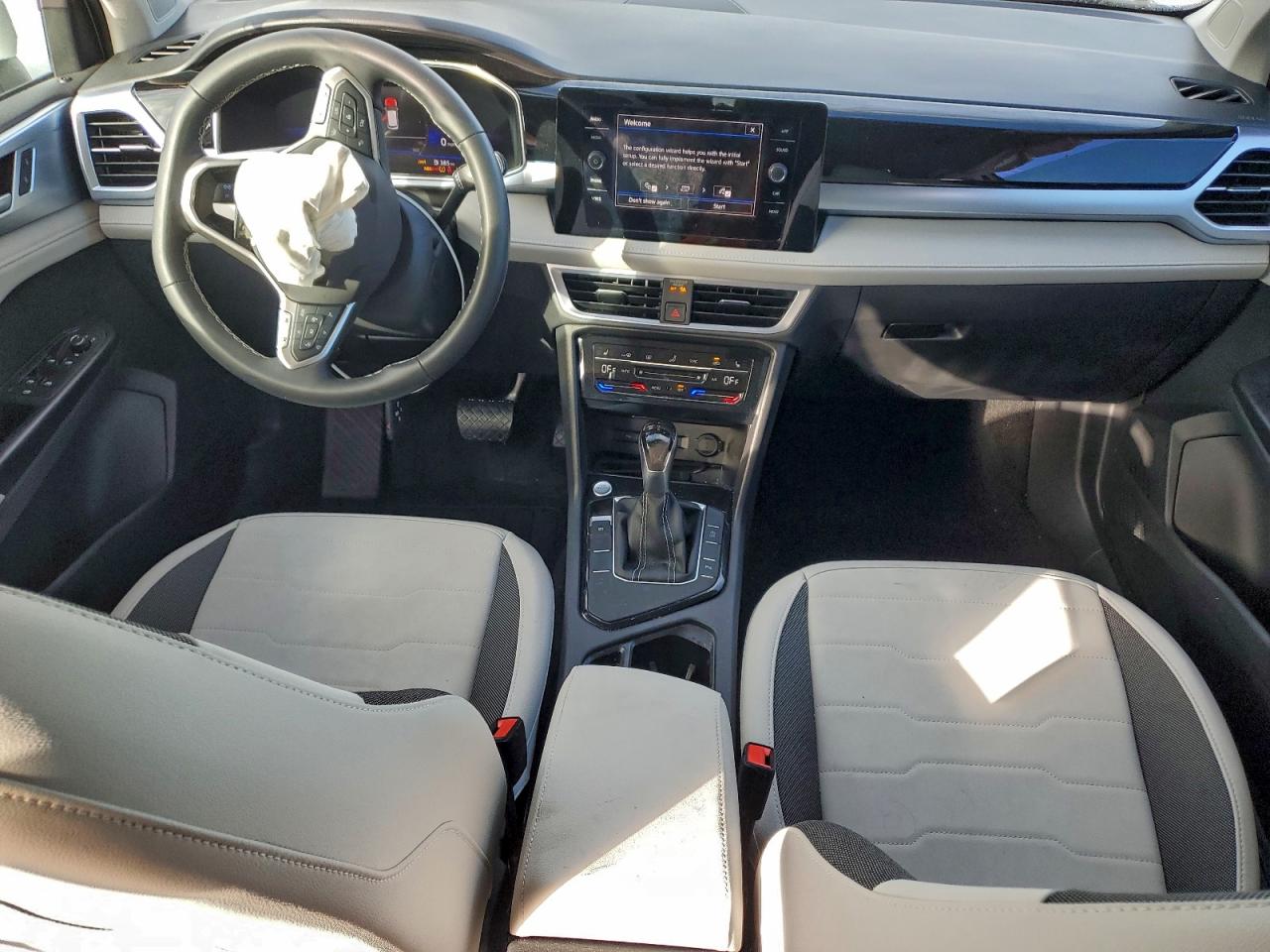 2025 VOLKSWAGEN TAOS SE photo 8