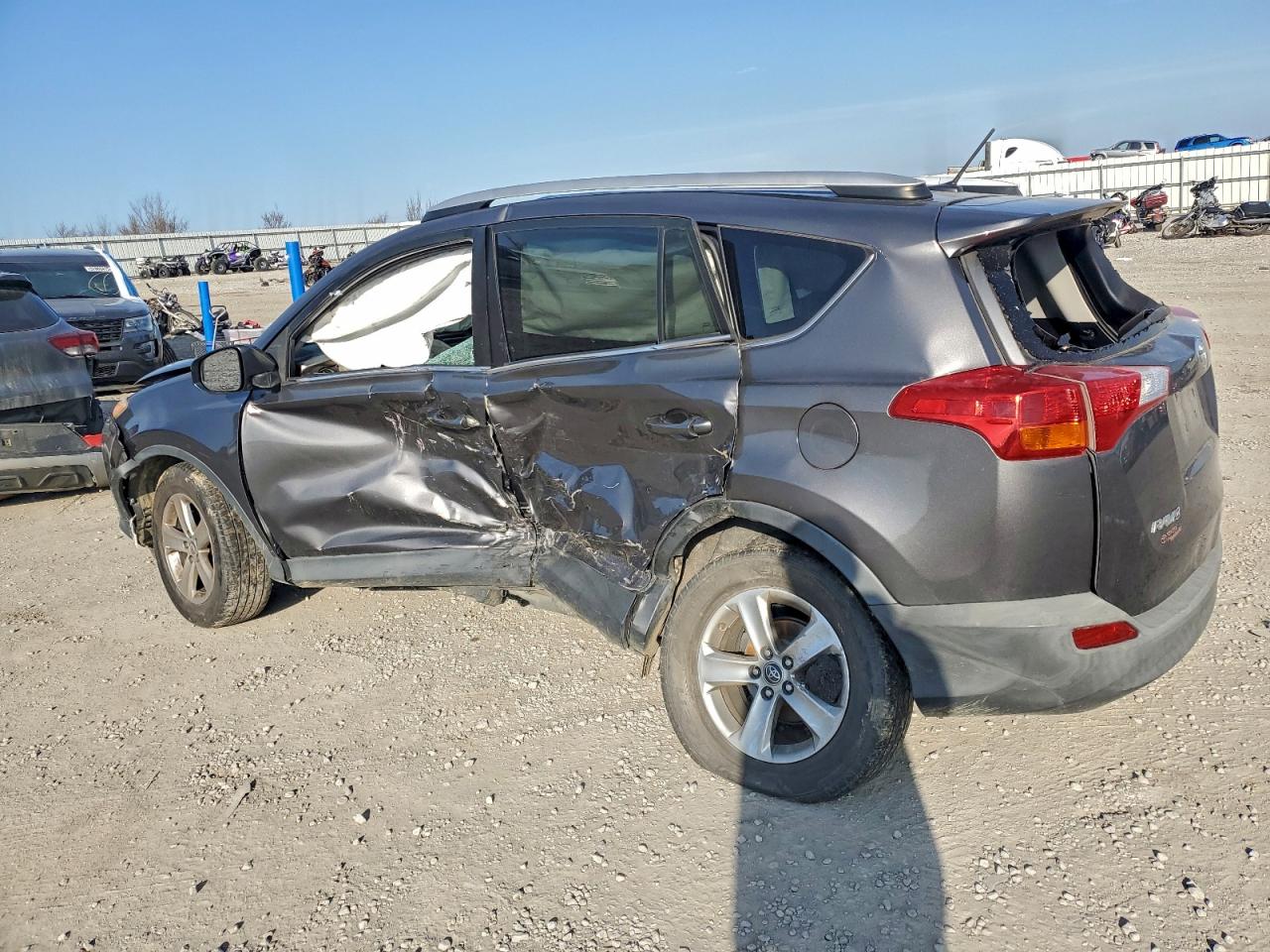 2015 TOYOTA RAV4 XLE photo 2