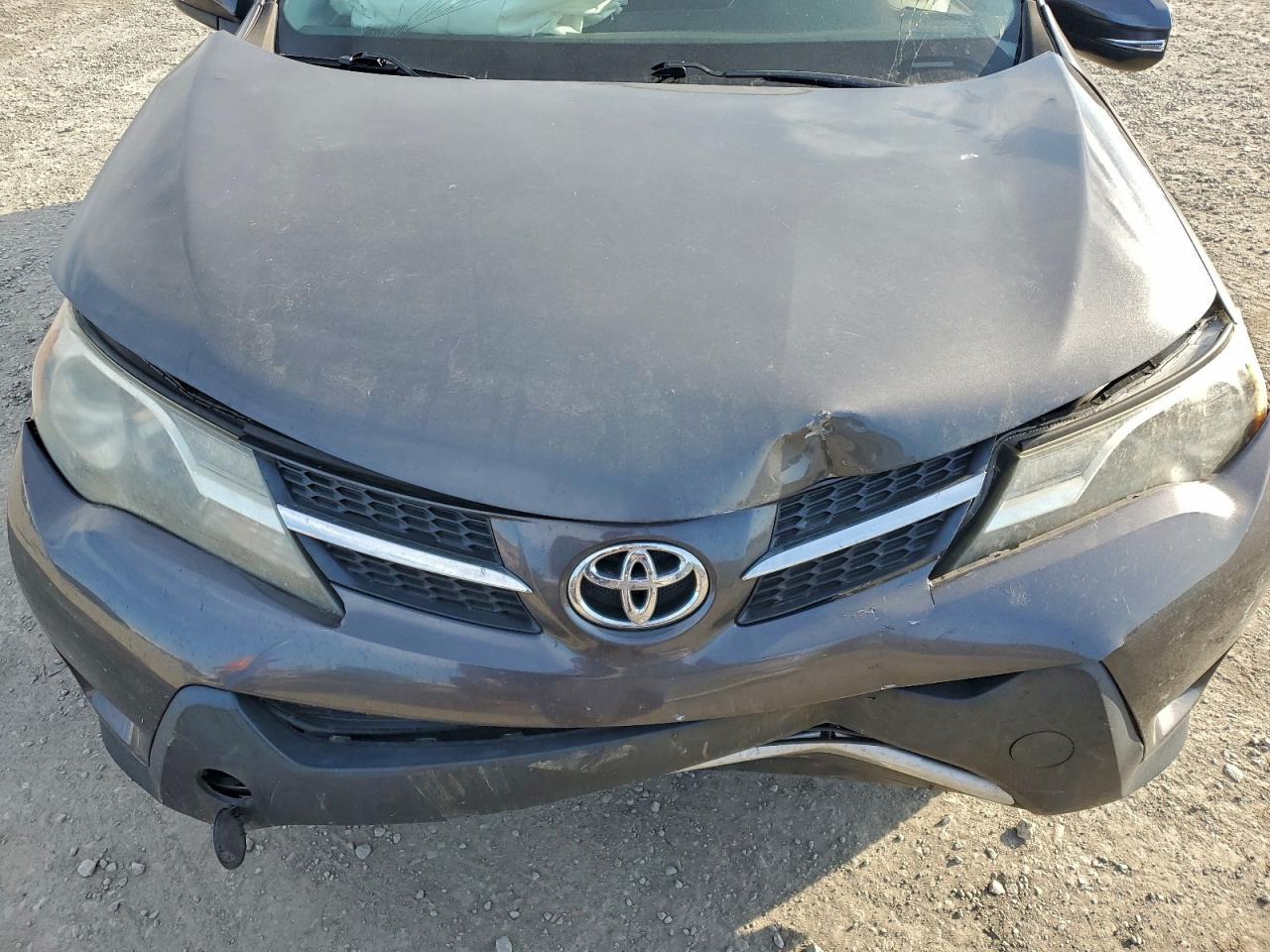 2015 TOYOTA RAV4 XLE photo 12