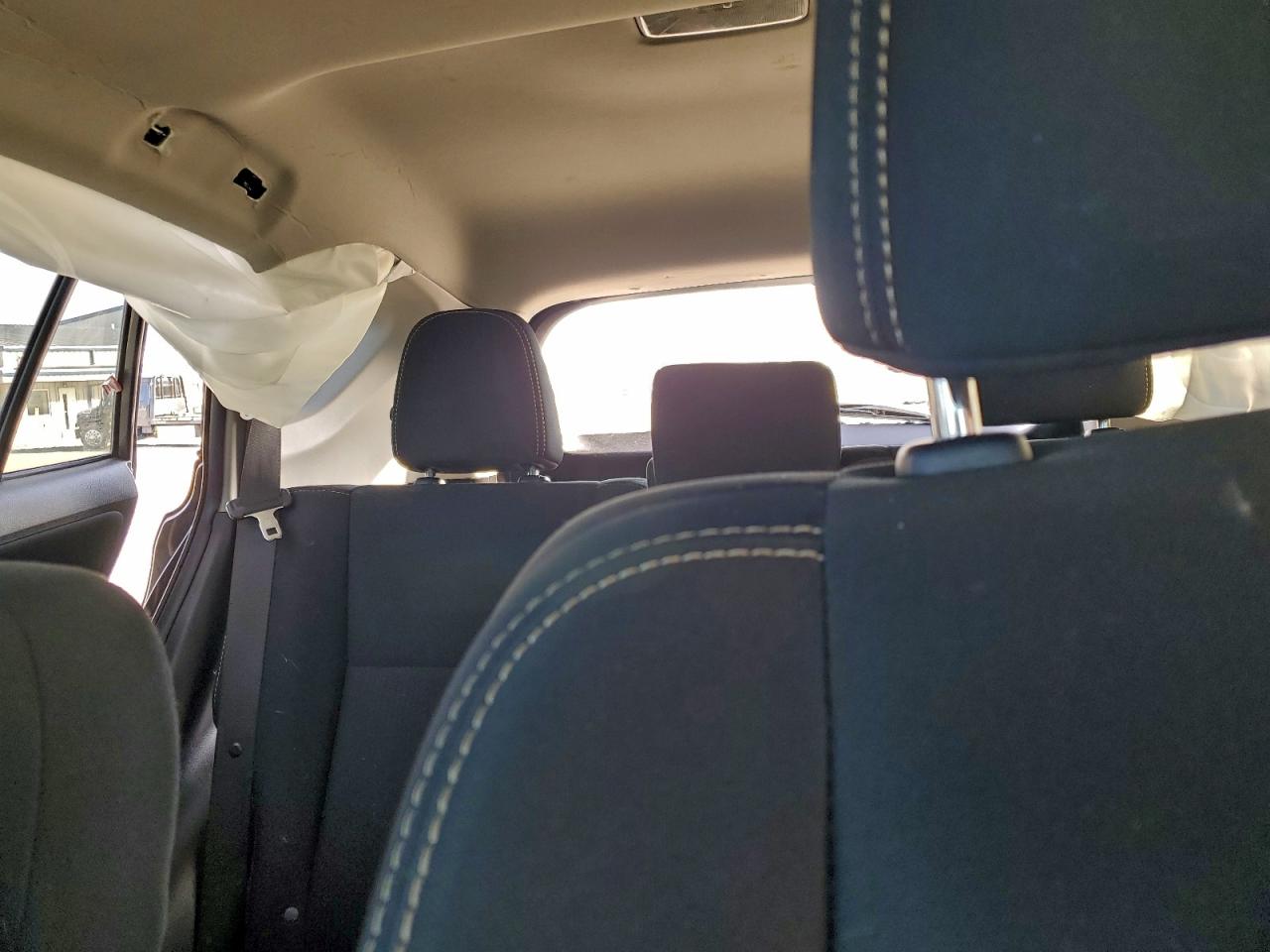 2015 TOYOTA RAV4 XLE photo 10