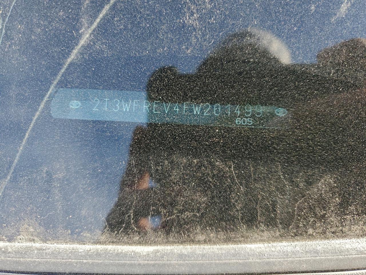 2015 TOYOTA RAV4 XLE photo 13