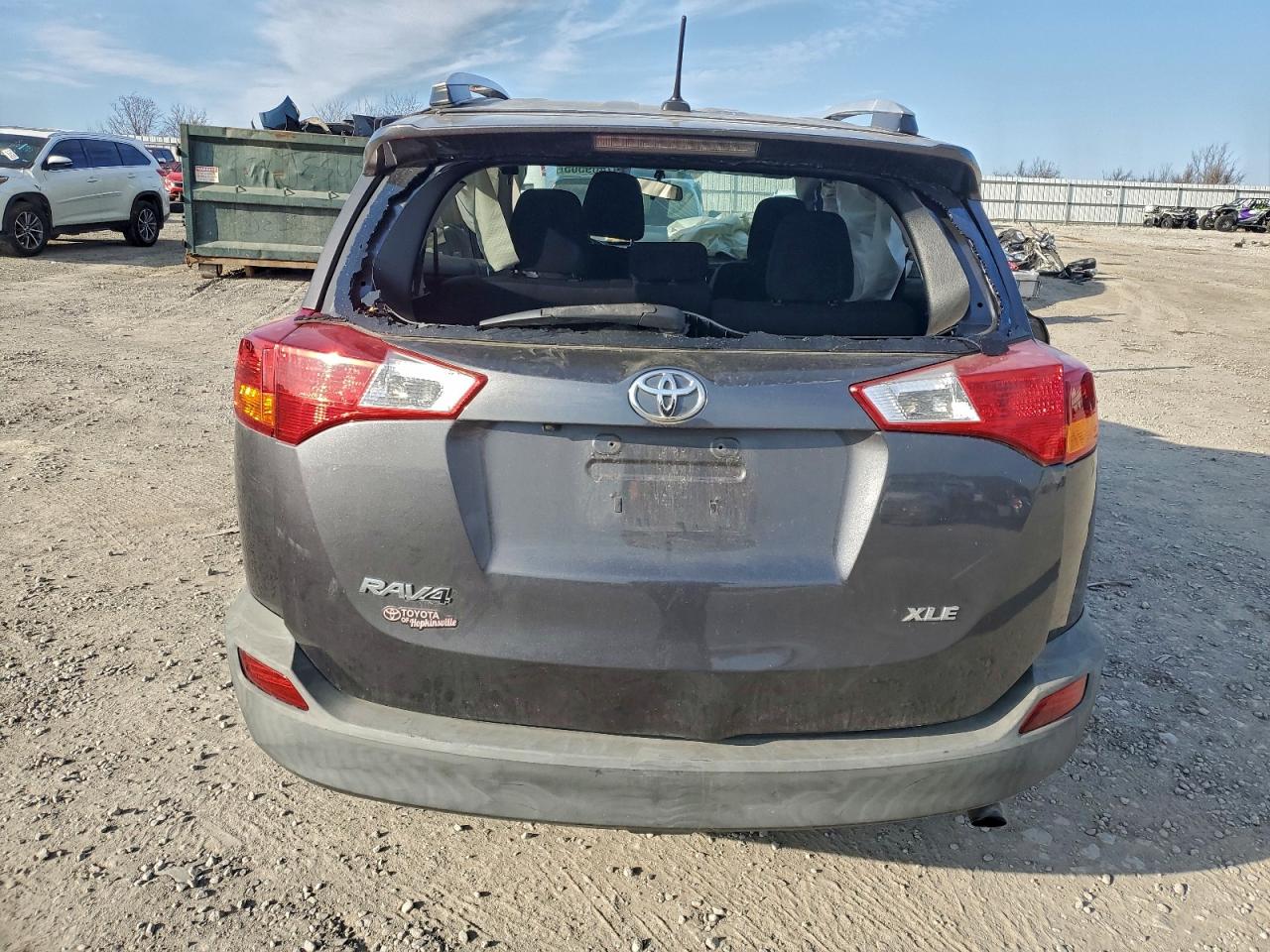 2015 TOYOTA RAV4 XLE photo 6