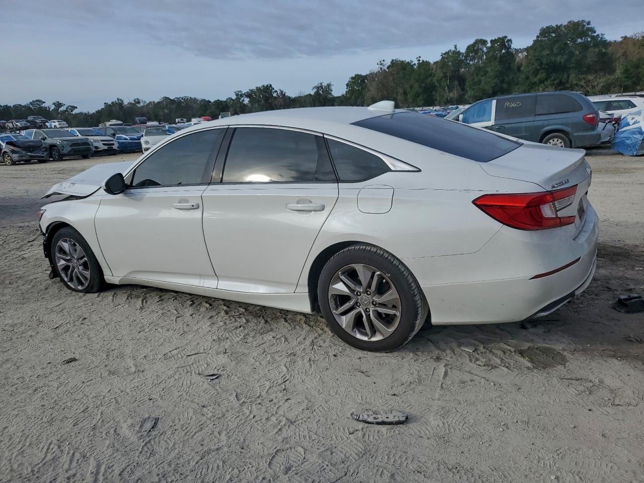 2020 HONDA ACCORD LX photo 4