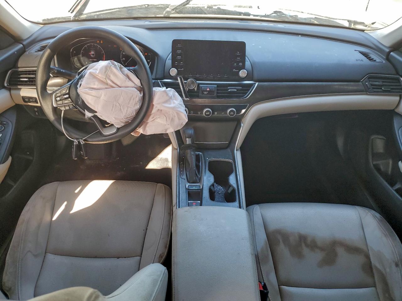 2020 HONDA ACCORD LX photo 22