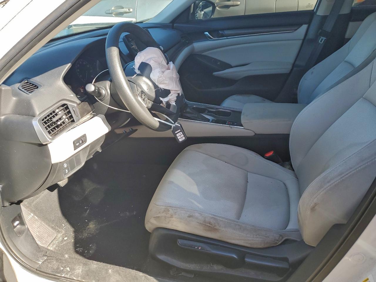 2020 HONDA ACCORD LX photo 19