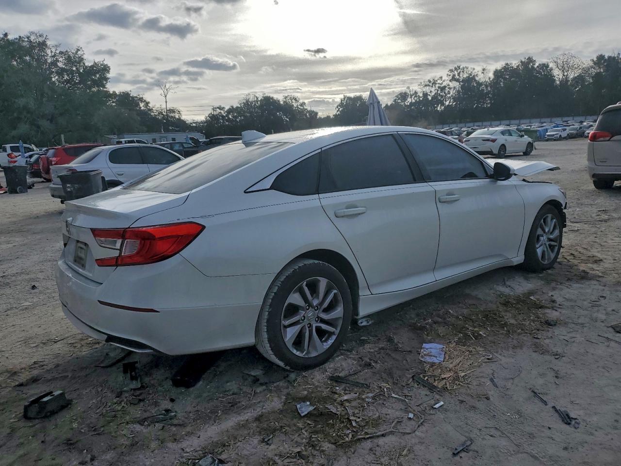2020 HONDA ACCORD LX photo 7