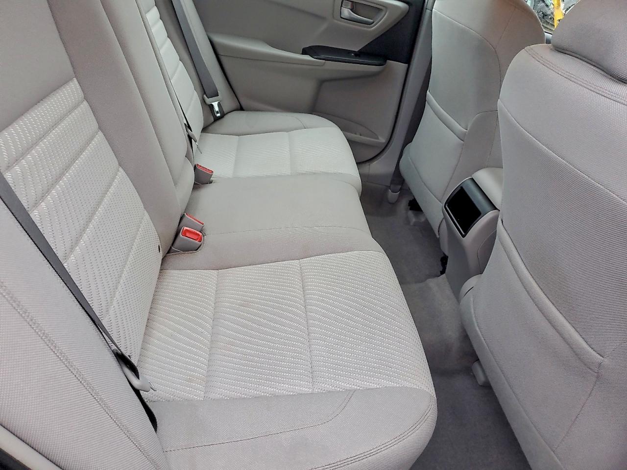 2017 TOYOTA CAMRY LE photo 10
