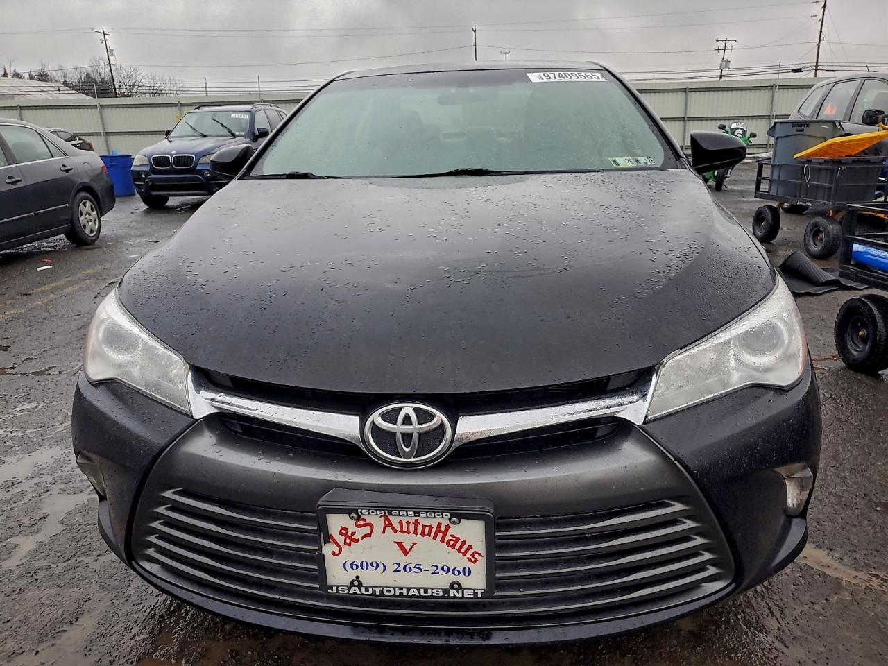 2017 TOYOTA CAMRY LE photo 5