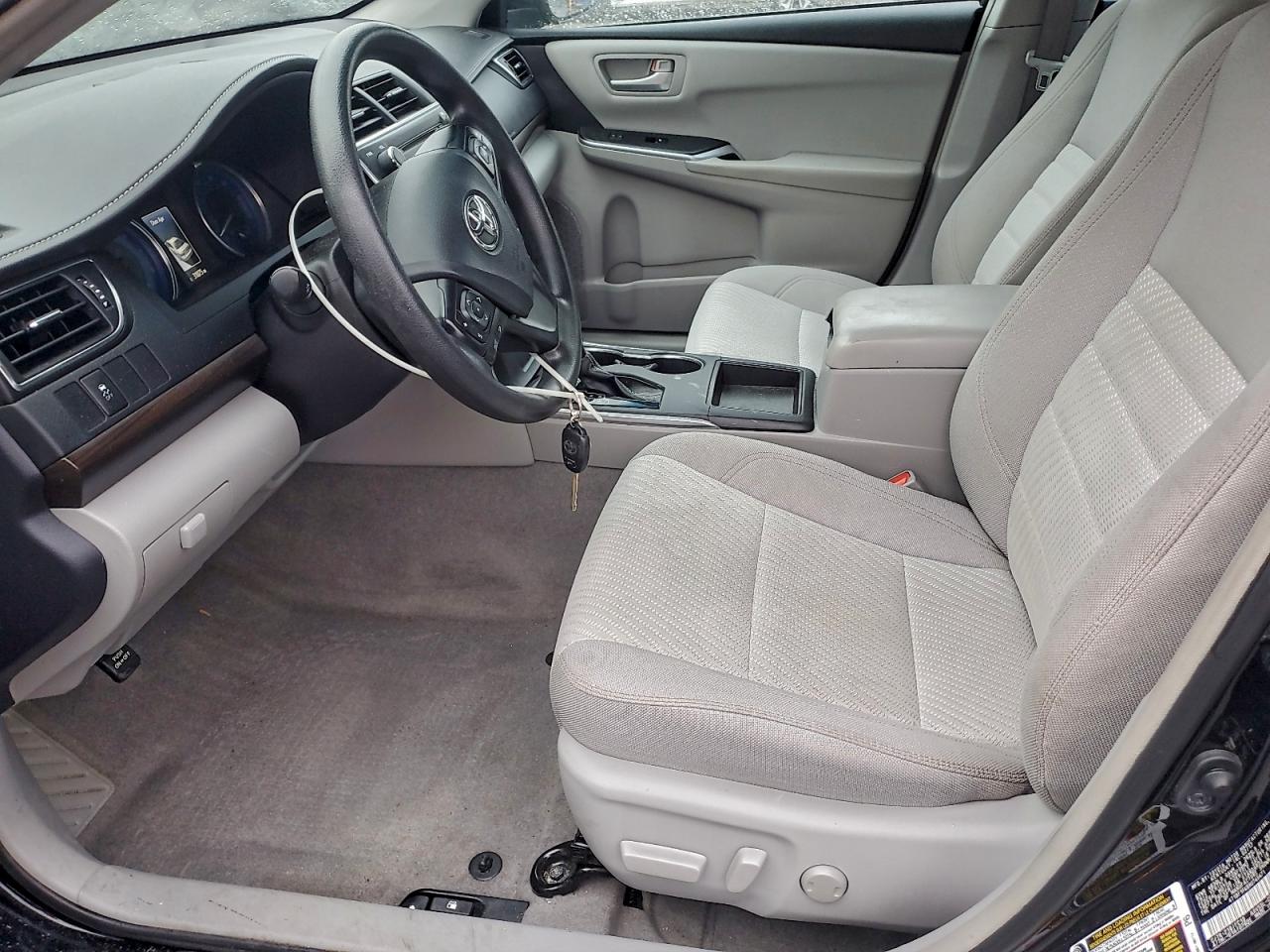 2017 TOYOTA CAMRY LE photo 7