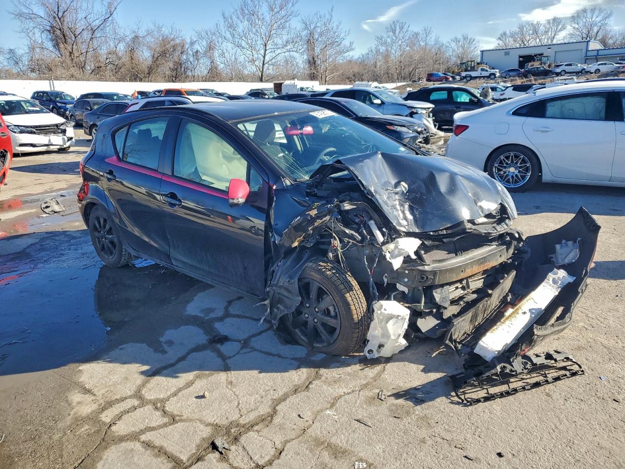 2016 TOYOTA PRIUS C photo 4