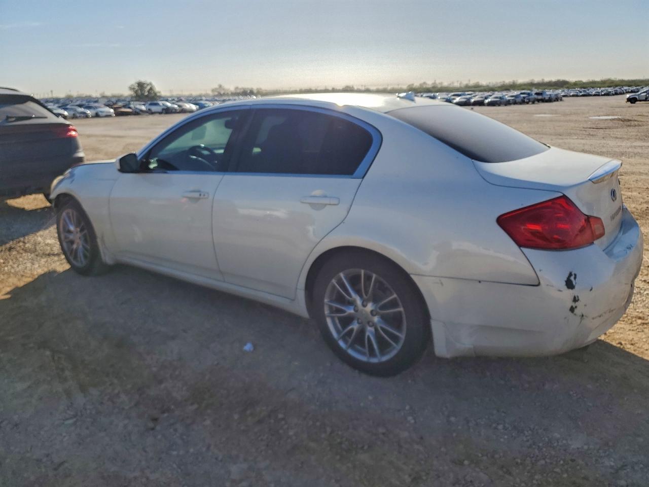 2009 INFINITI G37 BASE photo 2