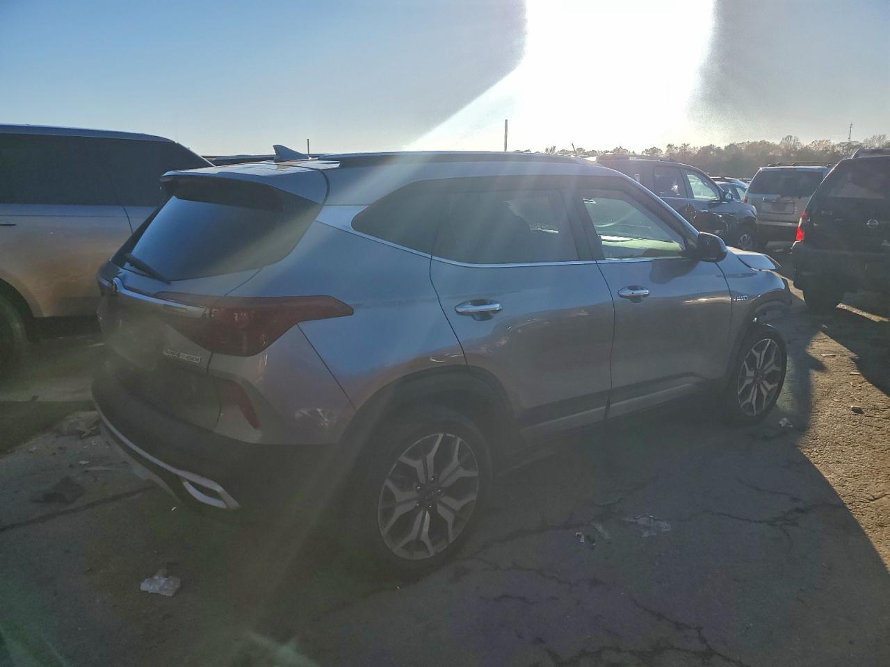 2021 KIA SELTOS photo 3