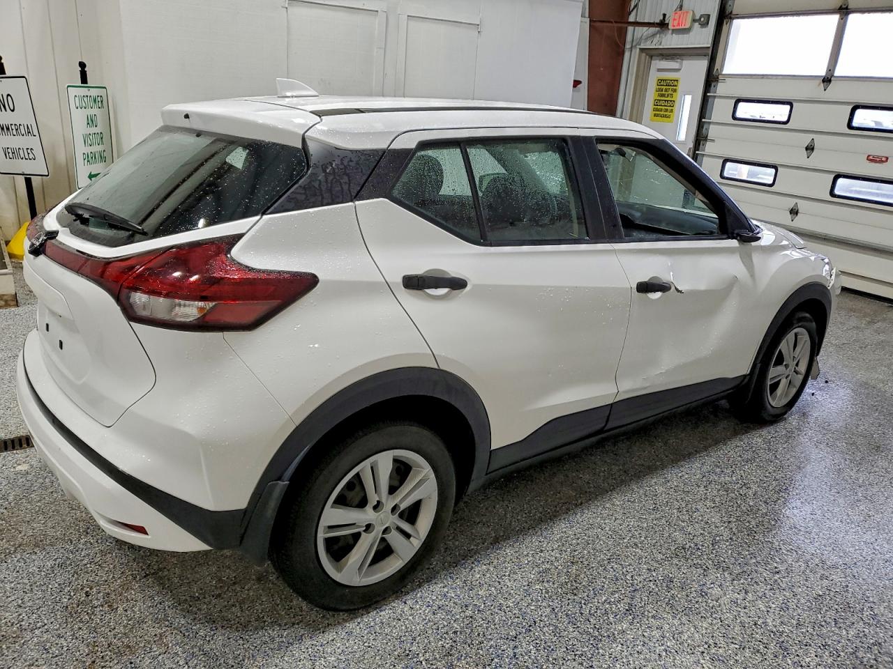 2023 NISSAN KICKS S photo 3