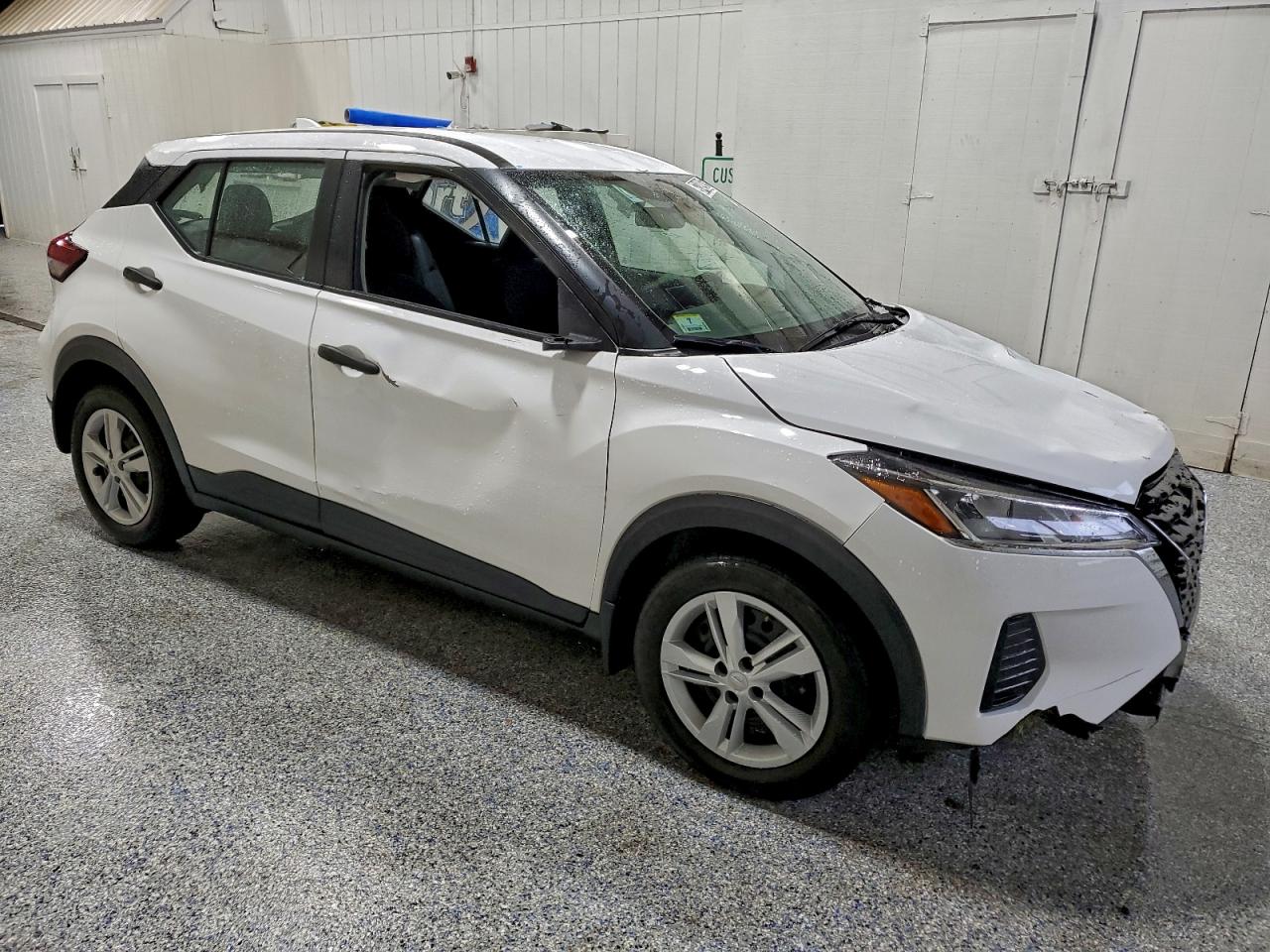 2023 NISSAN KICKS S photo 4
