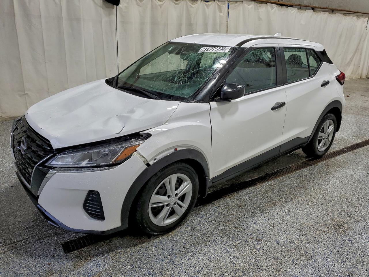 2023 NISSAN KICKS