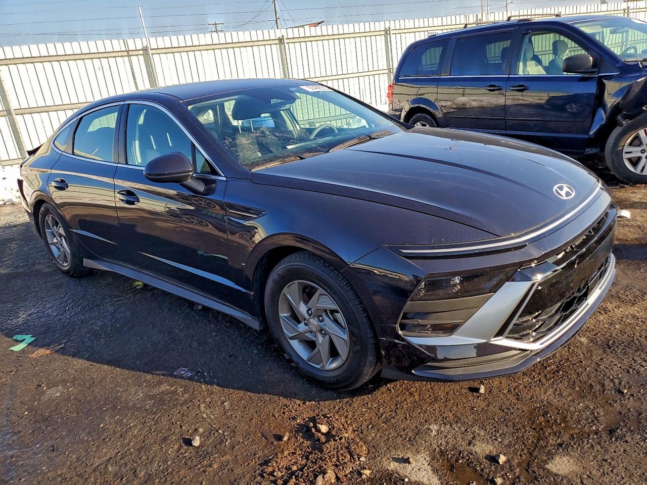 2025 HYUNDAI SONATA SE photo 4