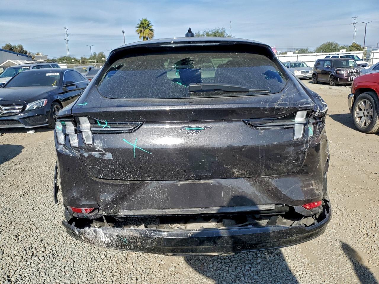 2022 FORD MUSTANG MACH-E PREMIUM photo 6