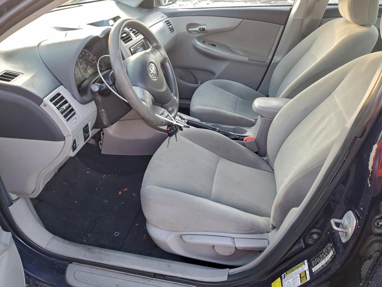 2013 TOYOTA COROLLA BASE photo 7