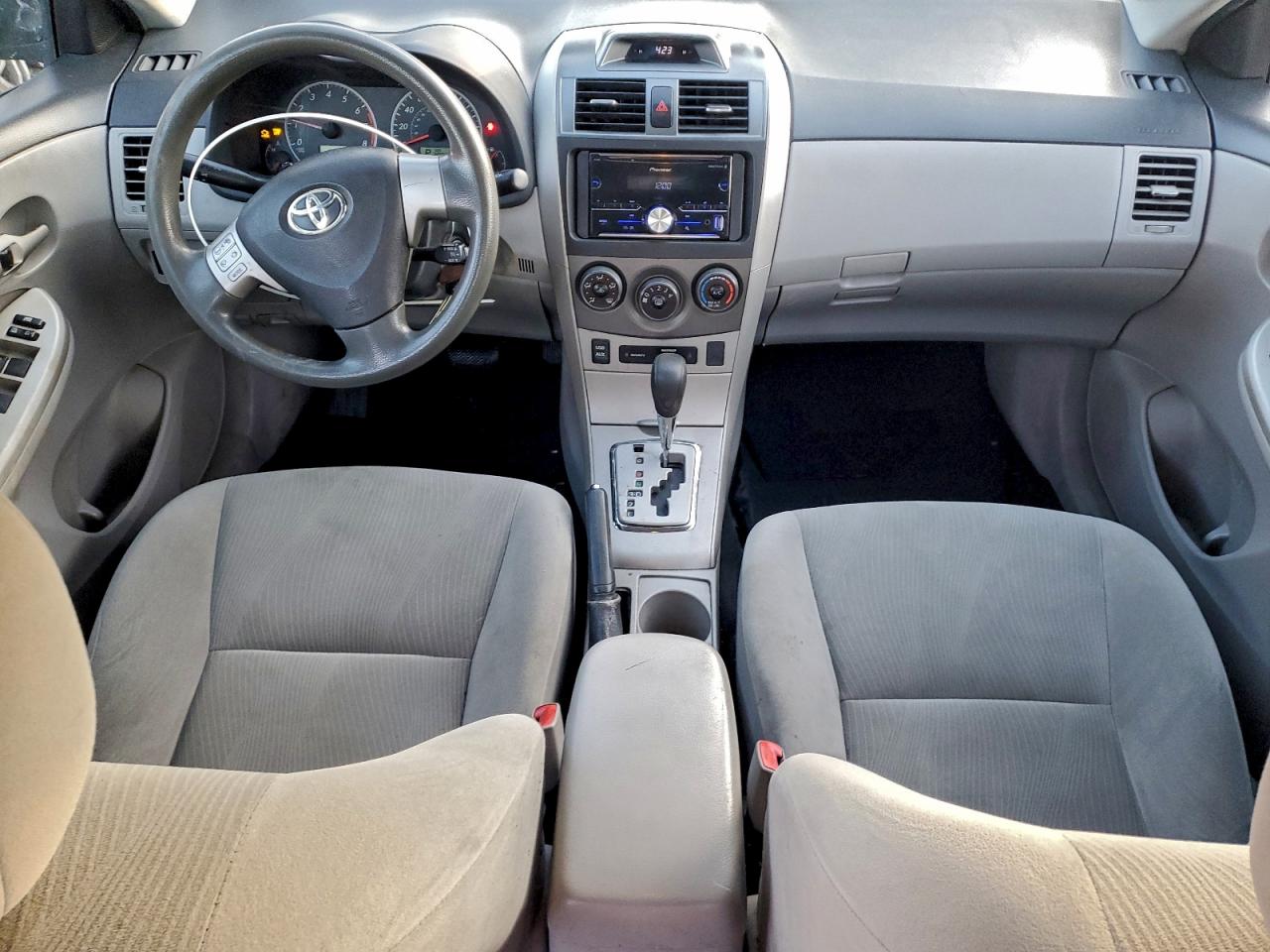2013 TOYOTA COROLLA BASE photo 8