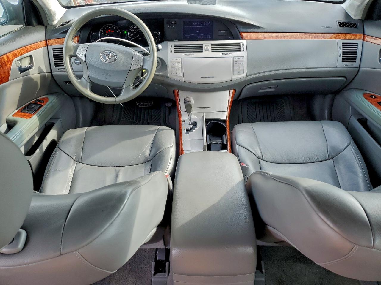 2005 TOYOTA AVALON XL photo 8