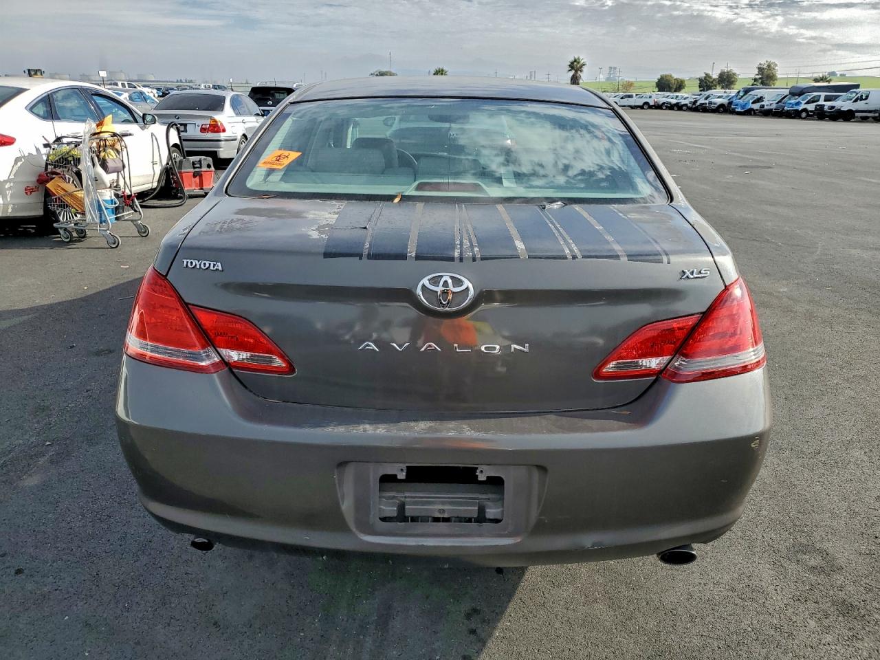 2005 TOYOTA AVALON XL photo 6