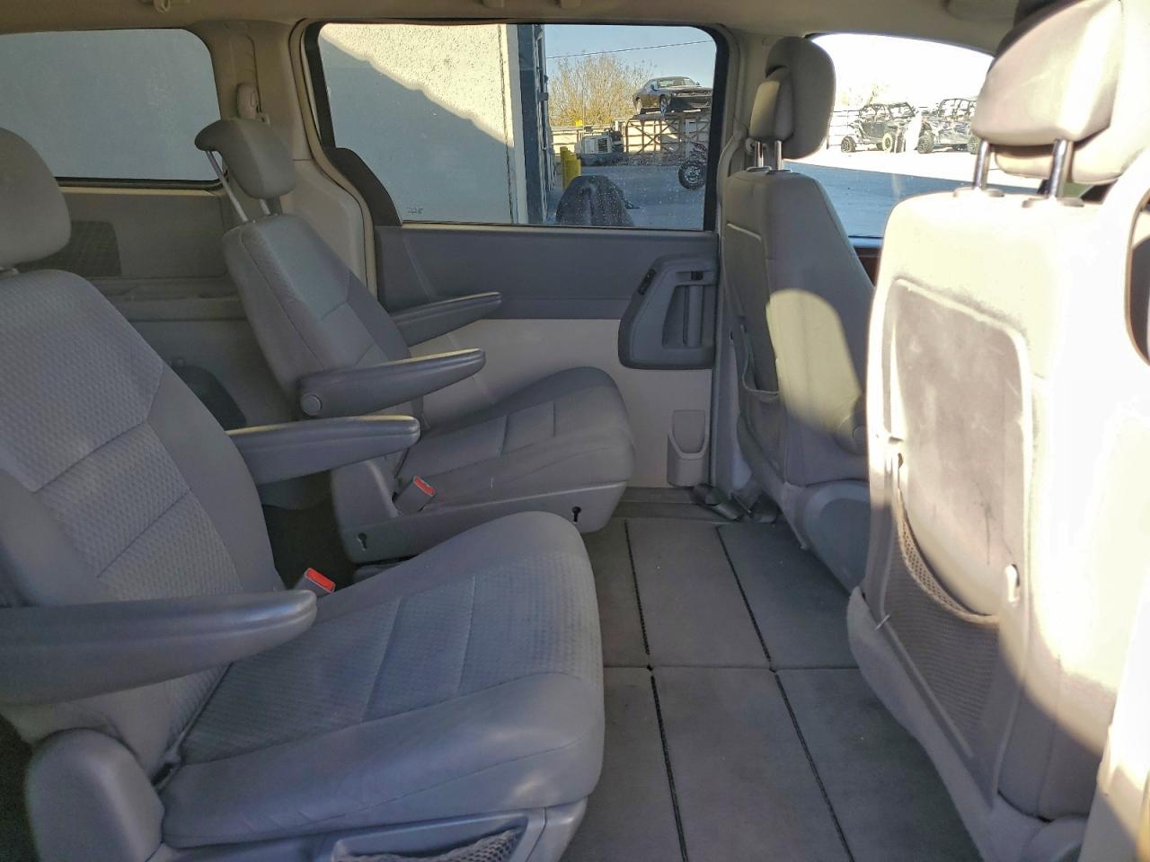 2010 CHRYSLER TOWN & COUNTRY TOURING photo 11