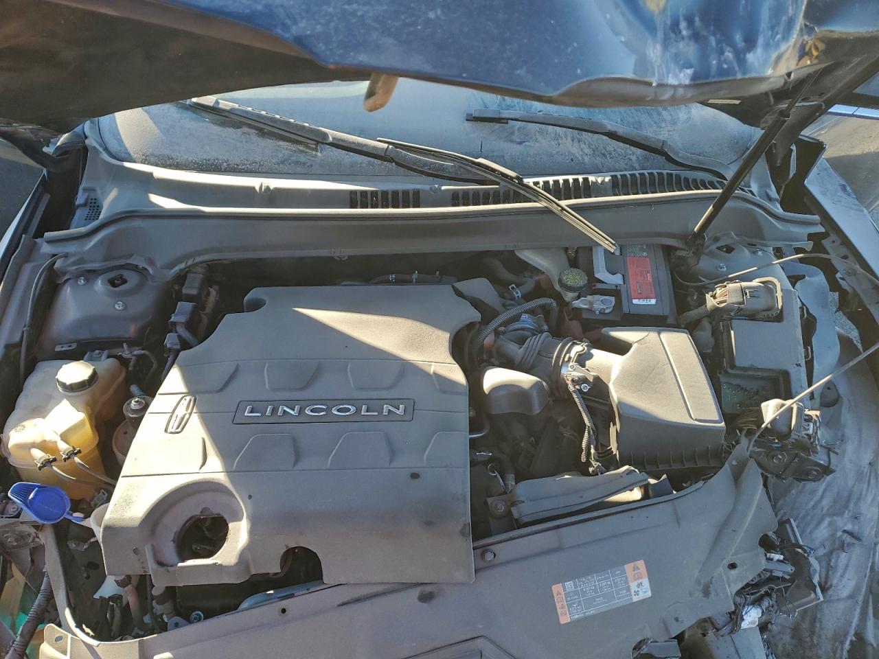2016 LINCOLN MKZ photo 11