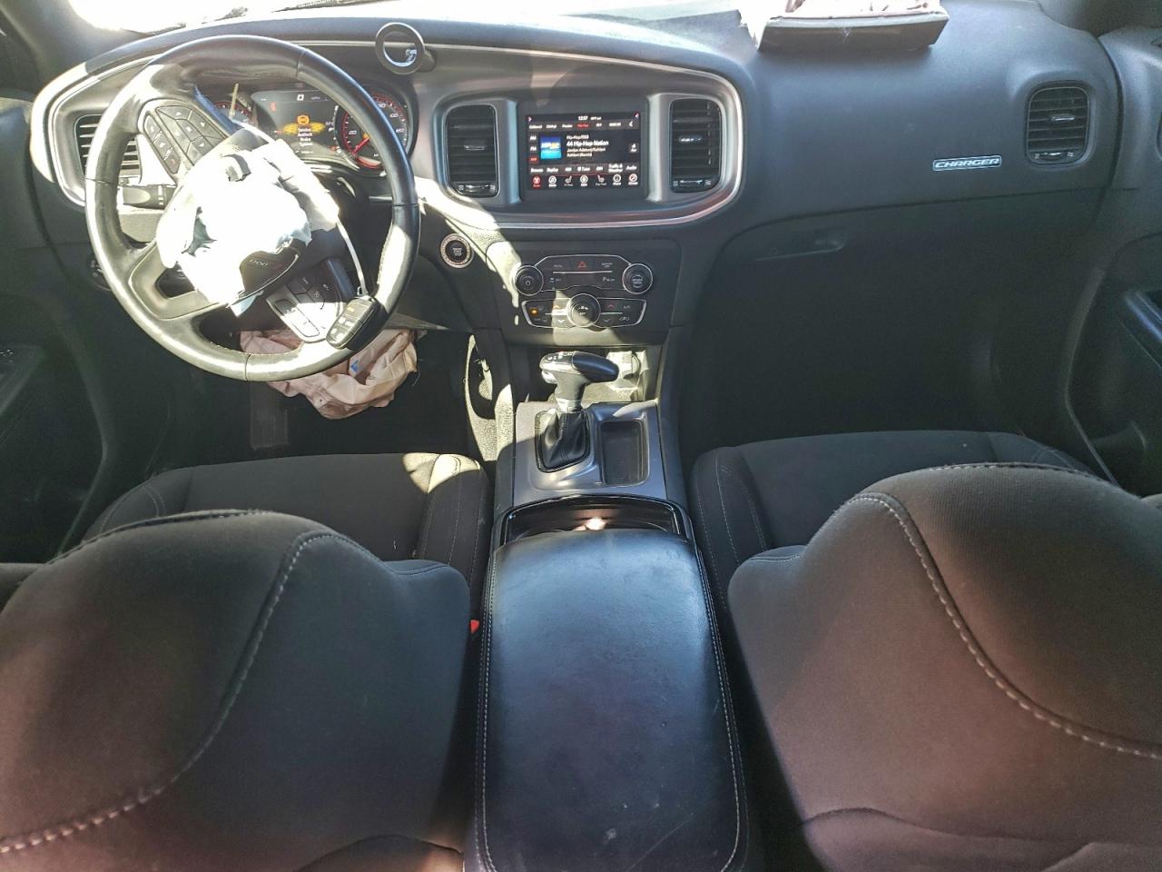 2020 DODGE CHARGER SXT photo 8