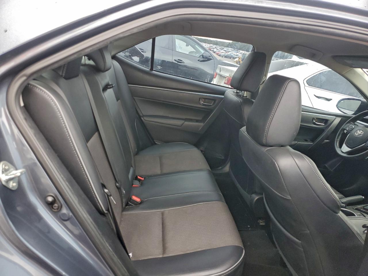 2015 TOYOTA COROLLA L photo 10