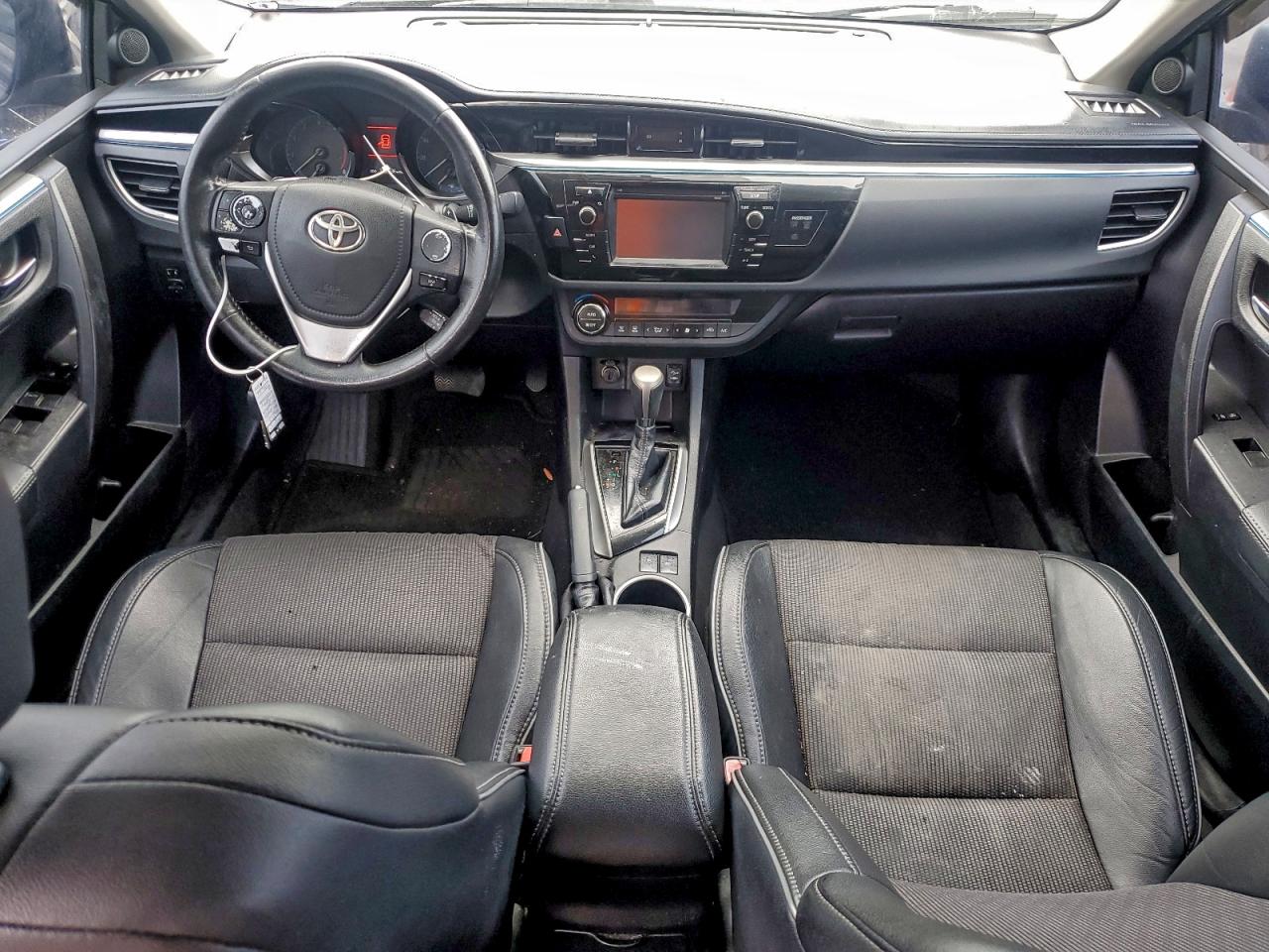 2015 TOYOTA COROLLA L photo 8