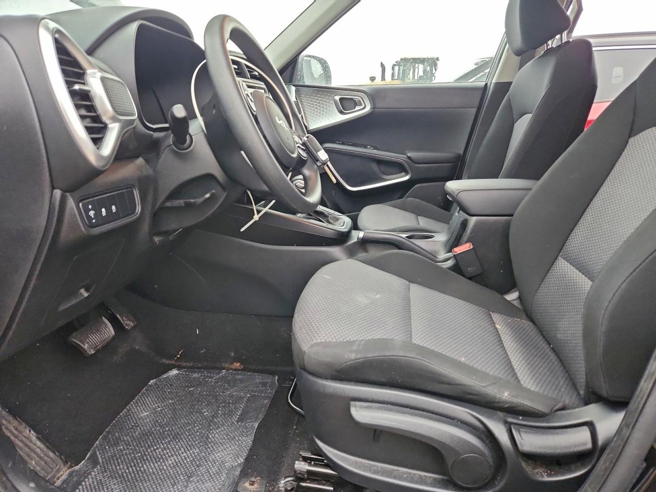 2025 KIA SOUL LX photo 7