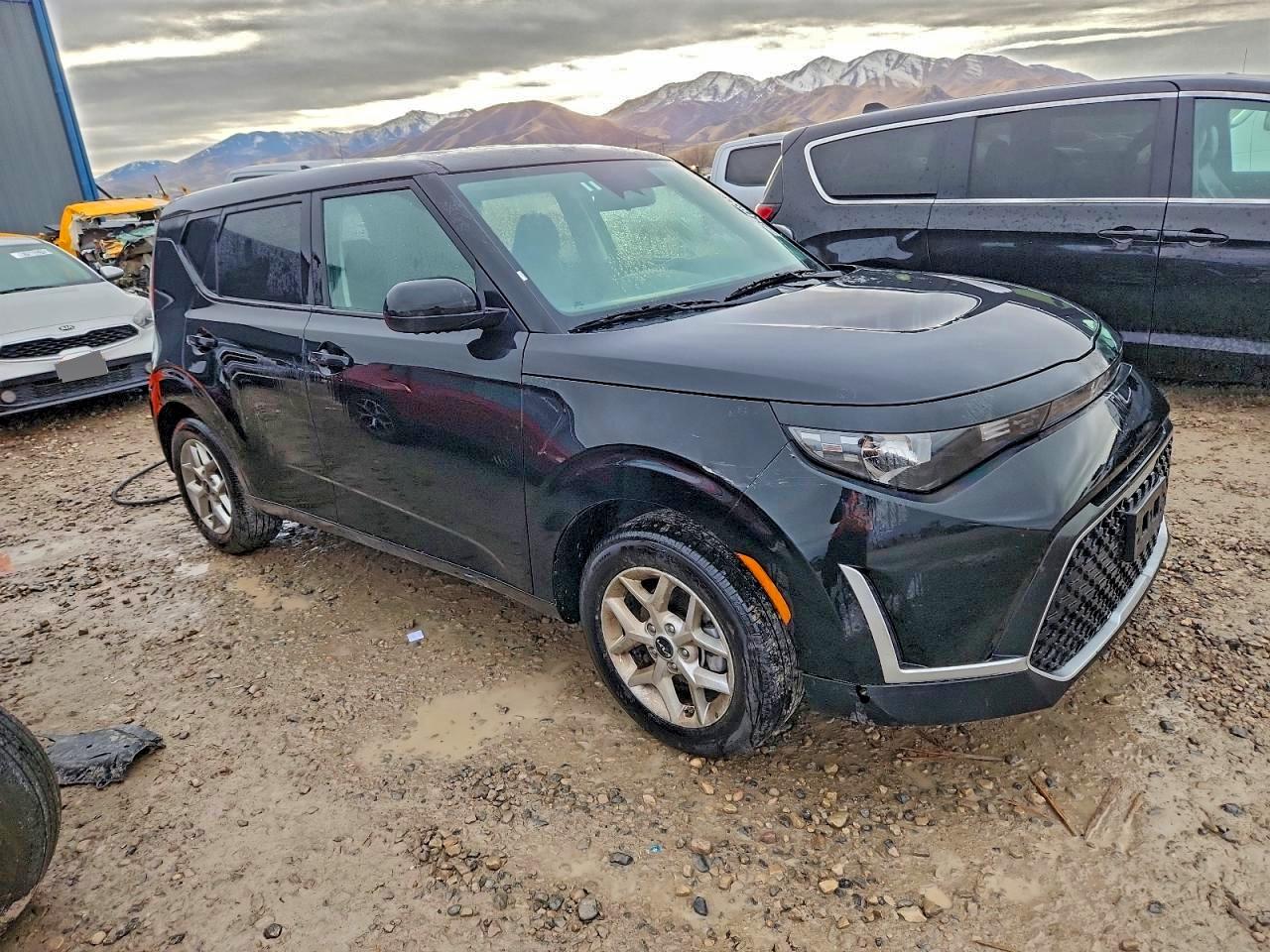 2025 KIA SOUL LX photo 4