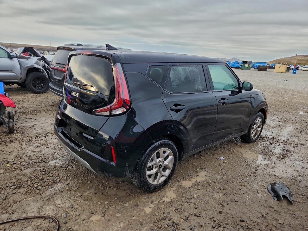 2025 KIA SOUL LX photo 3