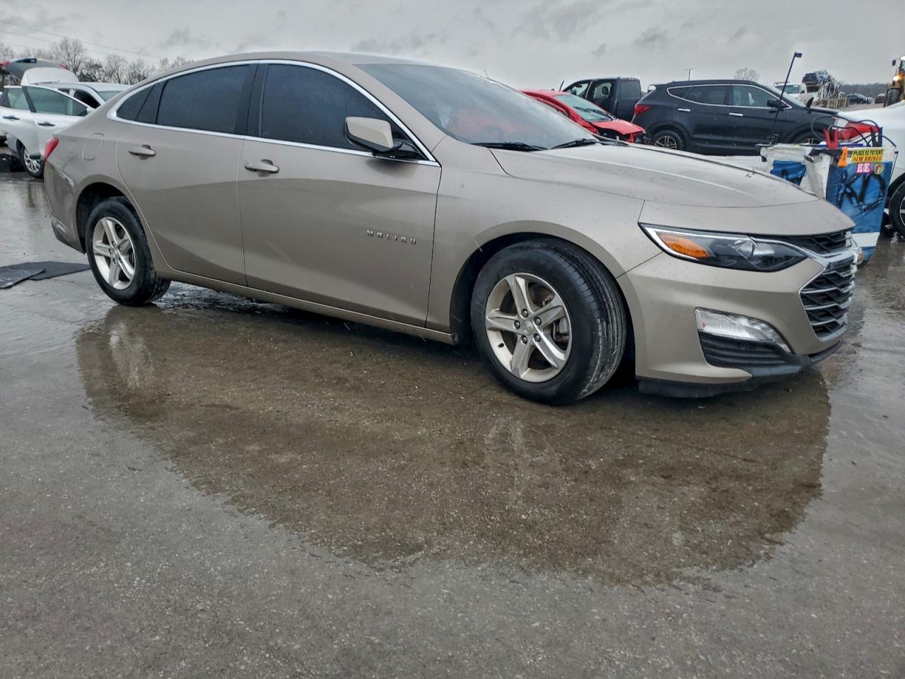 2023 CHEVROLET MALIBU LT photo 4