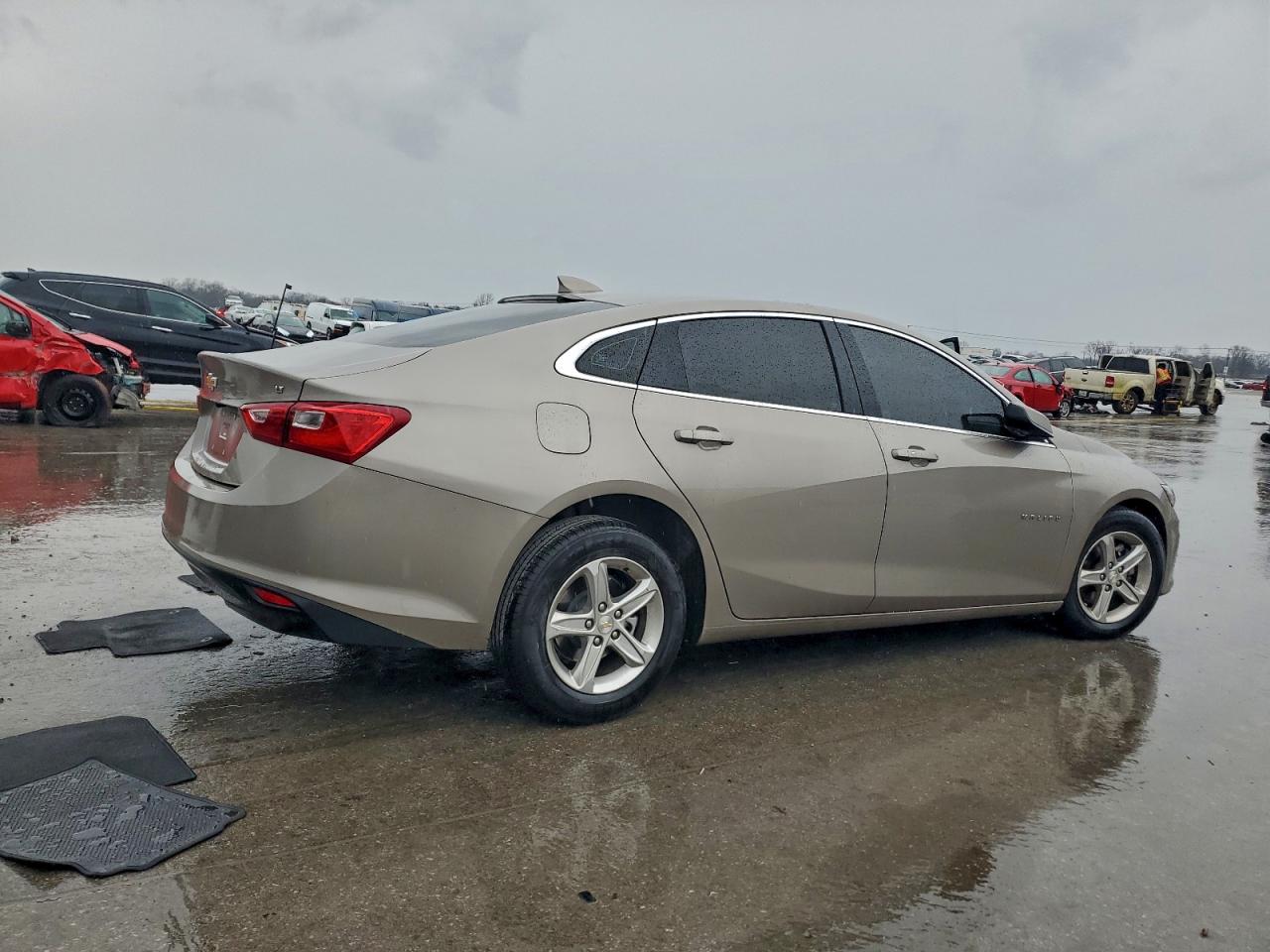 2023 CHEVROLET MALIBU LT photo 3