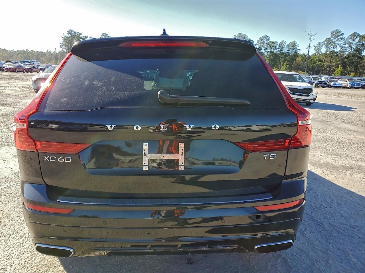 2021 VOLVO XC60 T5 R-DESIGN photo 6
