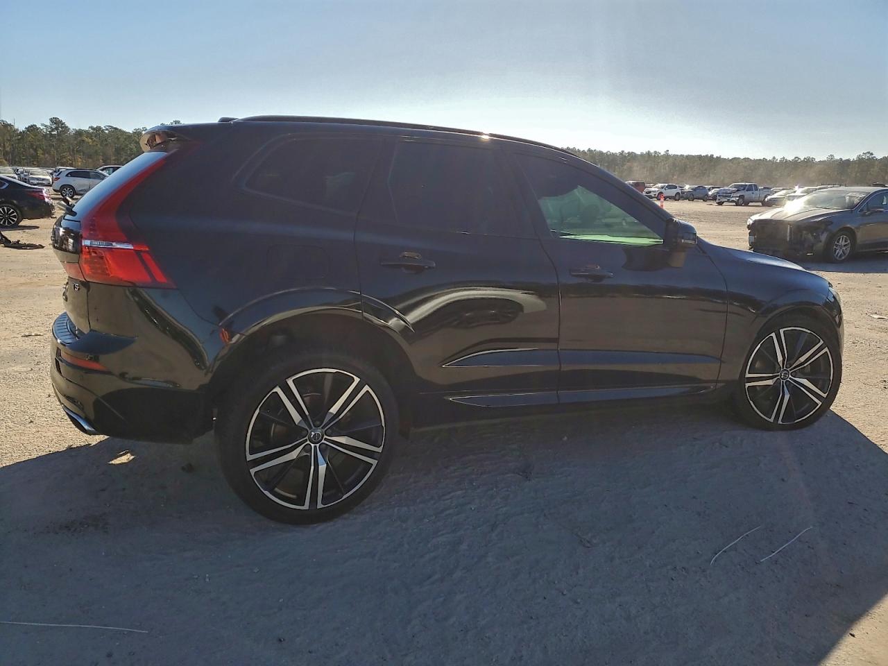 2021 VOLVO XC60 T5 R-DESIGN photo 3