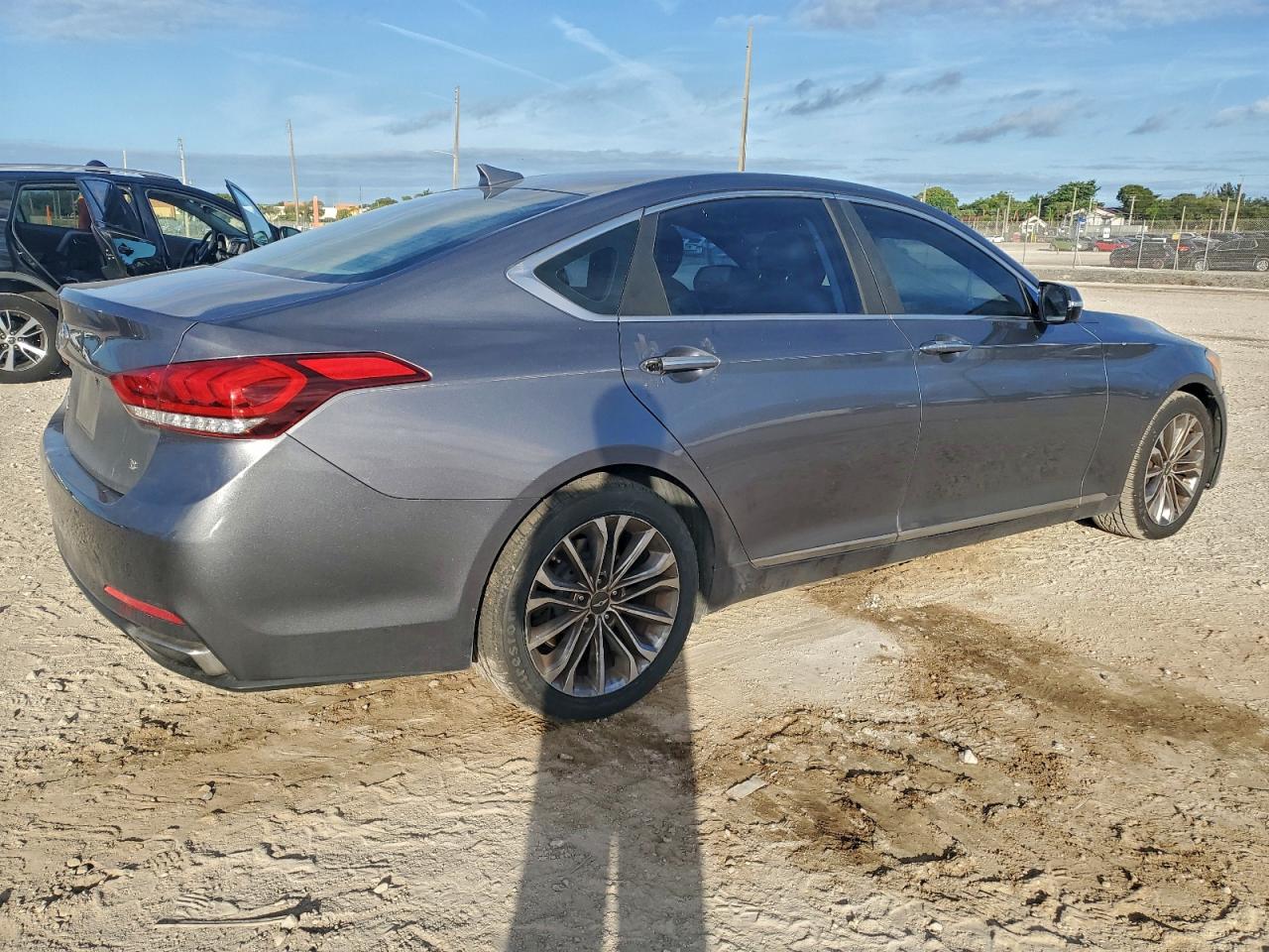 2015 HYUNDAI GENESIS 3.8L photo 3