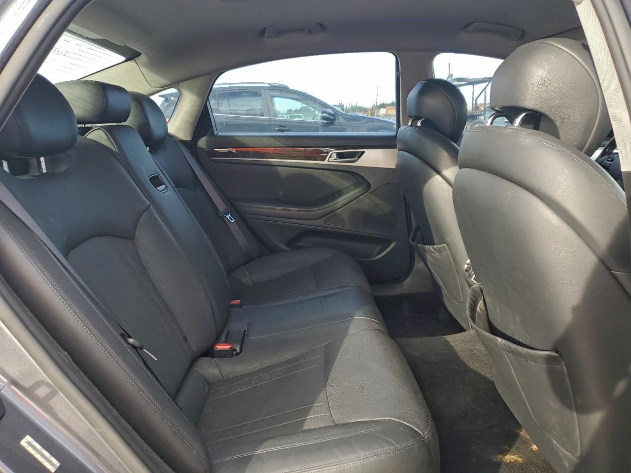 2015 HYUNDAI GENESIS 3.8L photo 10