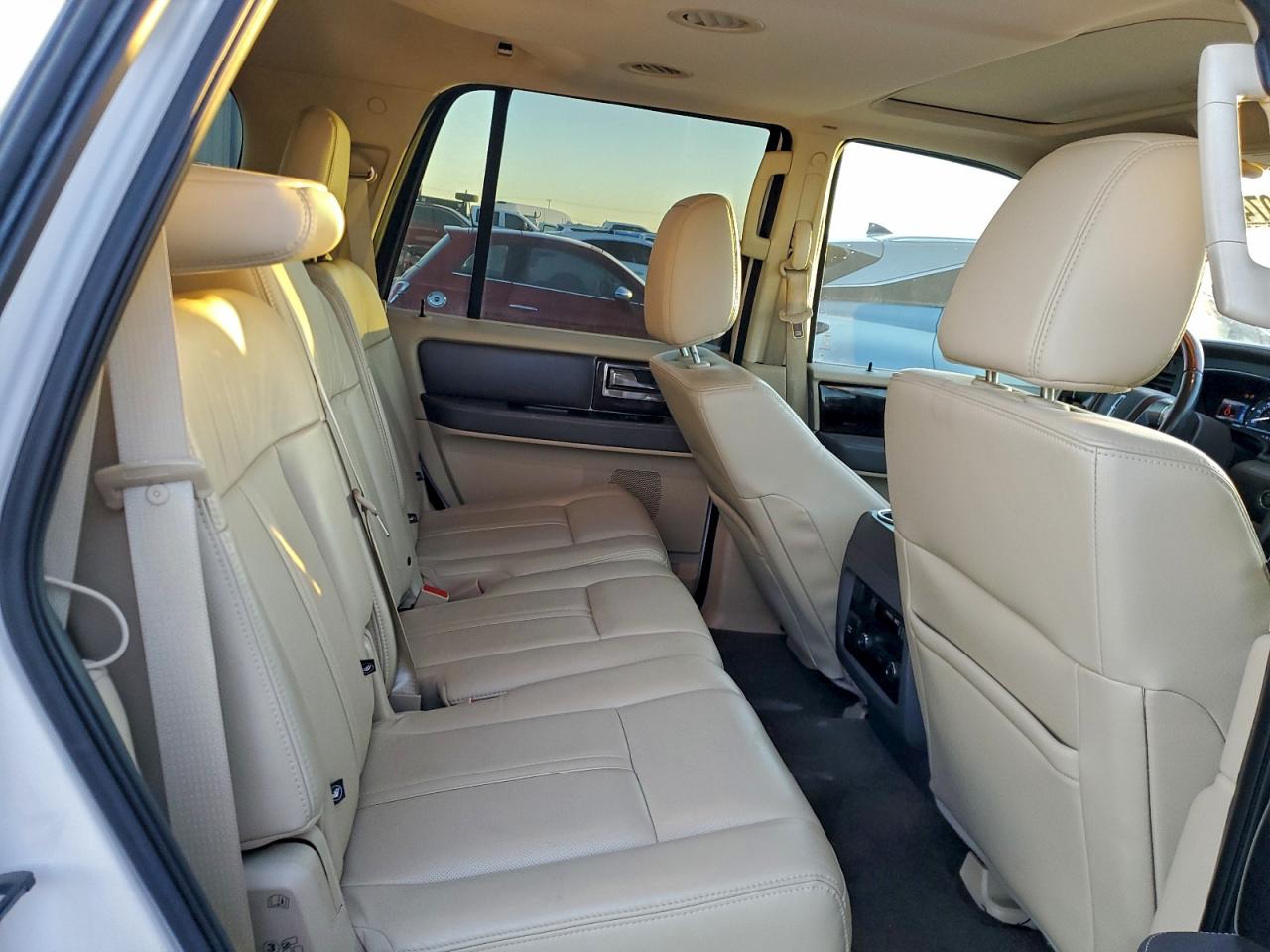 2015 LINCOLN NAVIGATOR photo 11
