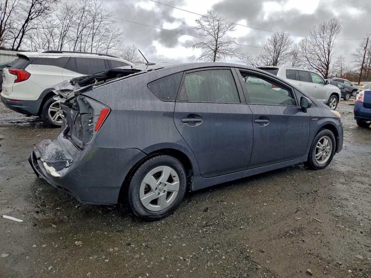 2011 TOYOTA PRIUS photo 3