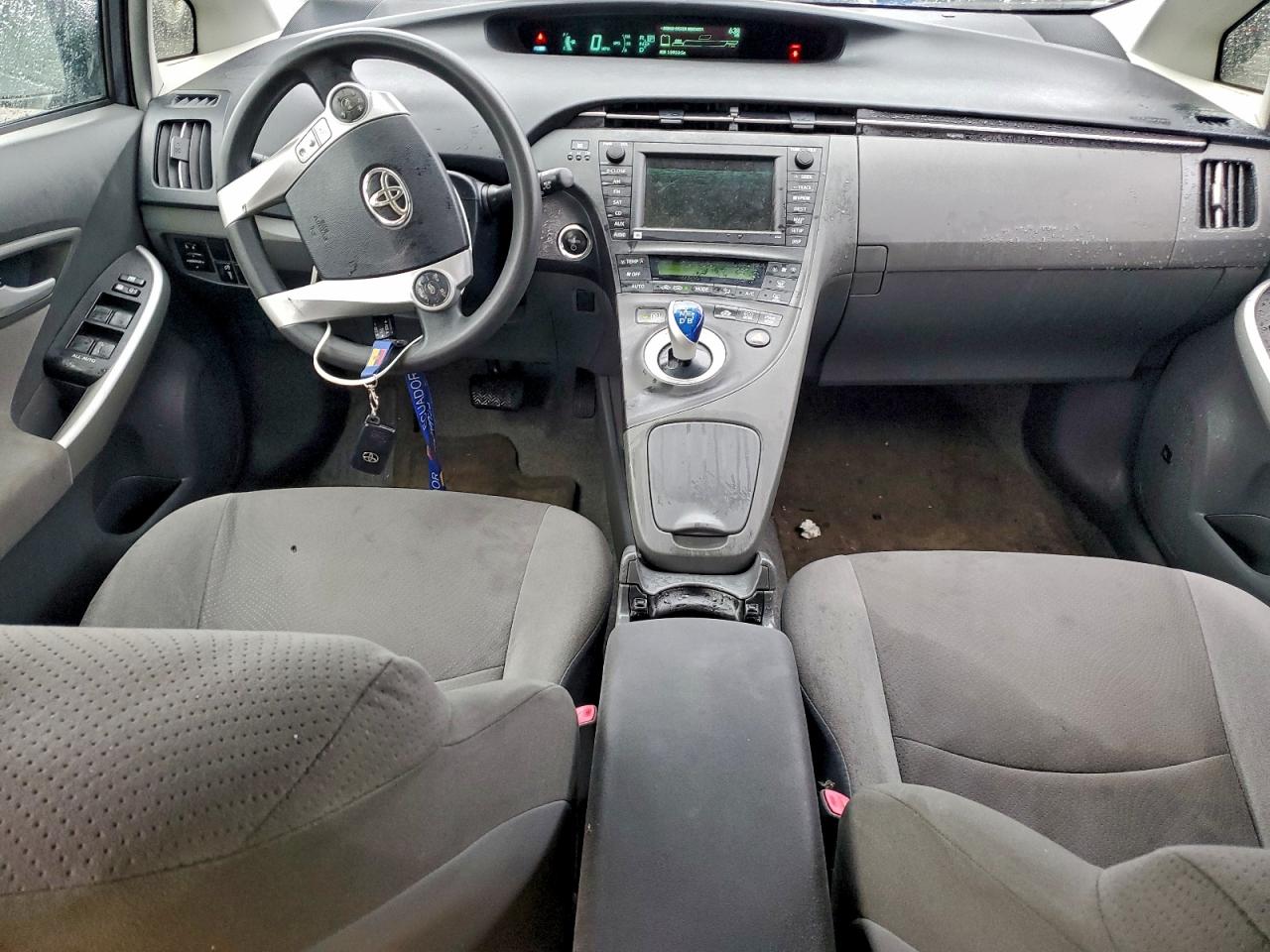 2011 TOYOTA PRIUS photo 8