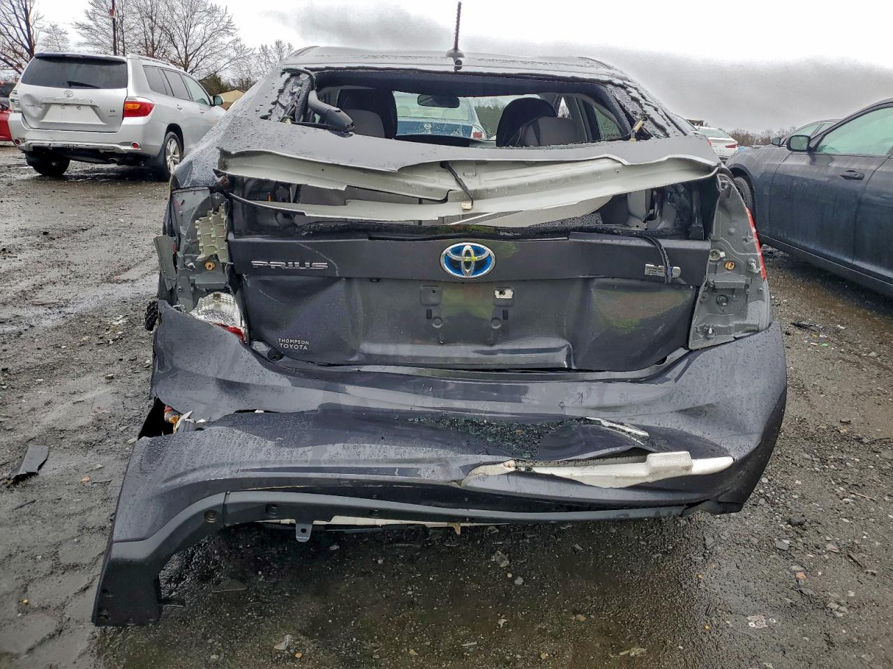 2011 TOYOTA PRIUS photo 6