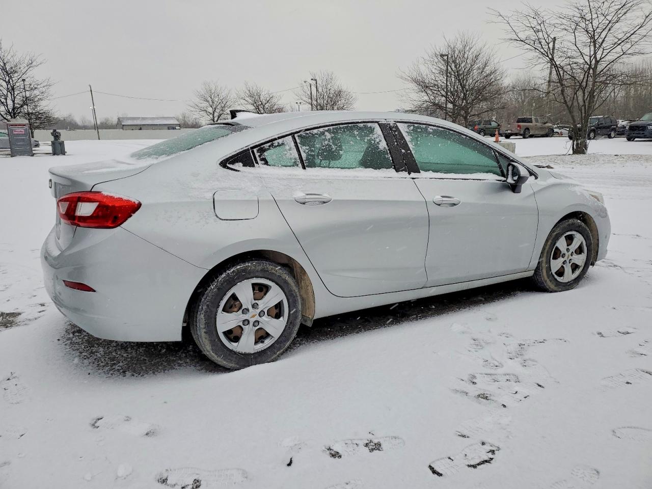 2017 CHEVROLET CRUZE LS photo 5