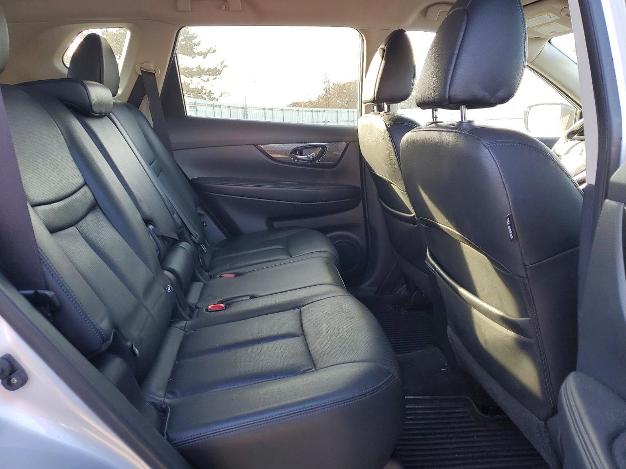 2016 NISSAN ROGUE S photo 11